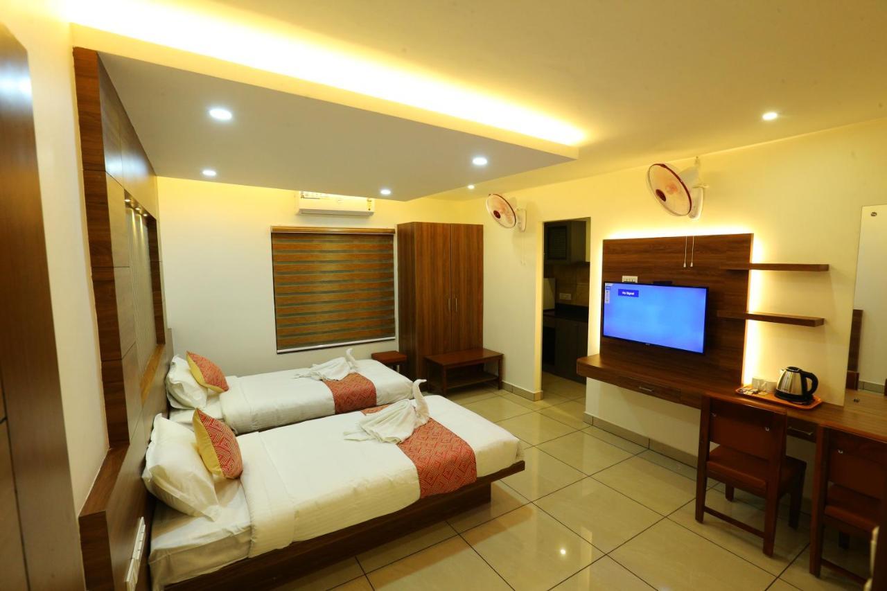 Ahlan Luxury Rooms Kochi Екстер'єр фото